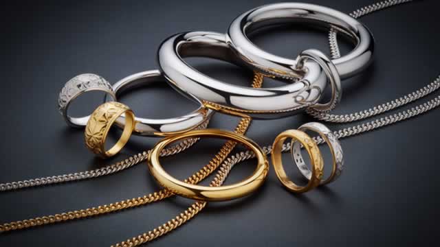 Gold edges higher, silver slips as oil keeps inflation risk alive - Kitco PM Report