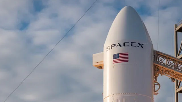 Retail and Wall Street are underwater on SpaceX — but not going down without a fight