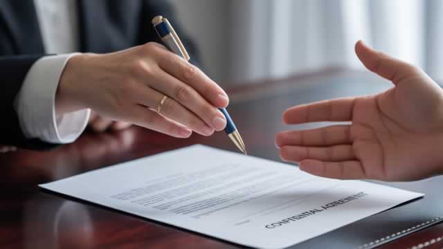 Sprott、金銀価格下落で運用資産減も、利益は増加