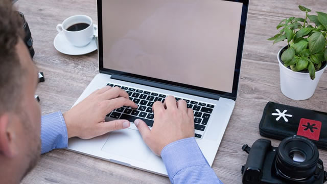 How To Earn $500 A Month From Salesforce Stock Ahead Of Q2 Earnings