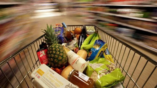 Alimentation Couche-Tard Eyes Record Żabka Deal as Shareholders Back Growth Strategy