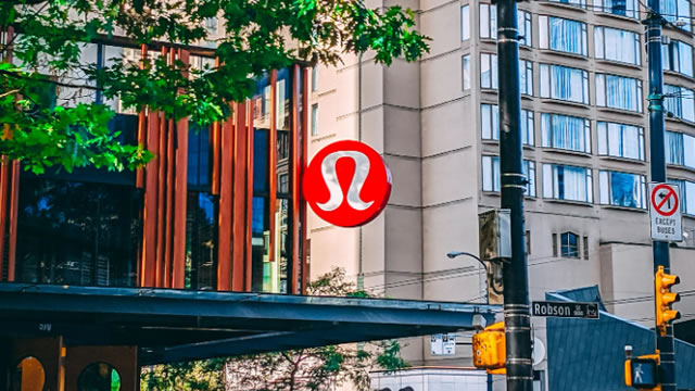 Lululemon shares tumble on weak China, North America sales